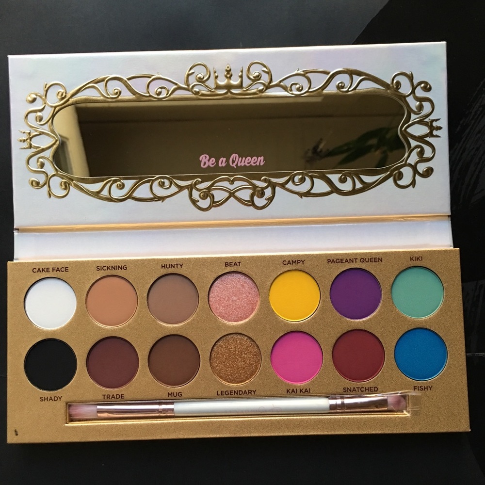 New Life’s a drag palette by MannyMUA Lunar Beauty